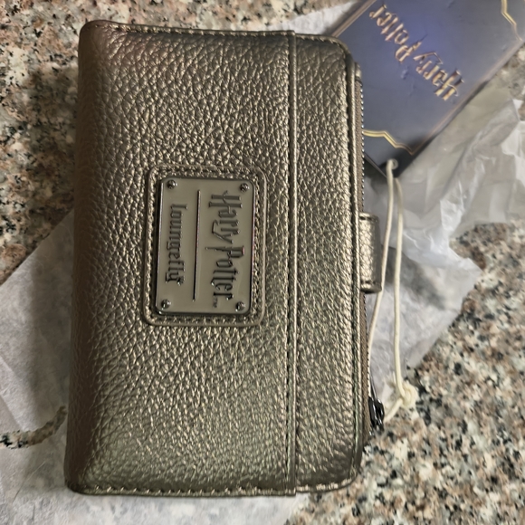Loungefly Metallic Gray Bag and Wallet Set - Picture 6 of 7